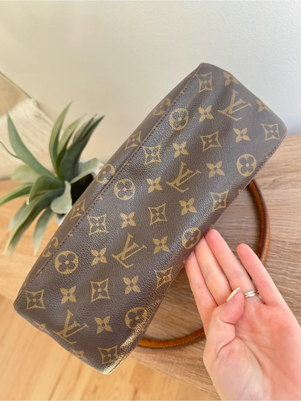 ✅AUTH✅LOUIS VUITTON LOOPING GM